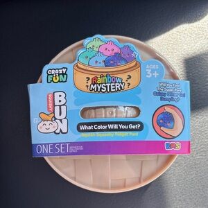 **** VIRAL BRAND NEW WRAPPED AND SEALED UNOPENED BUN Rainbow Mystery Squishy Toy